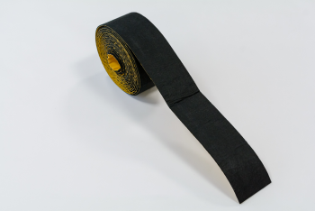 Pâslă autoadezivă neagră, pentru protecție suprafețe, rolă de 10x800 cm