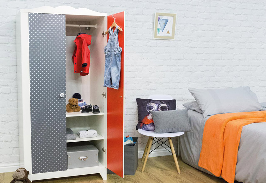 Dă viață mobilierului din camera copiilor cu autocolantul Folina - Creativitate fără limite!