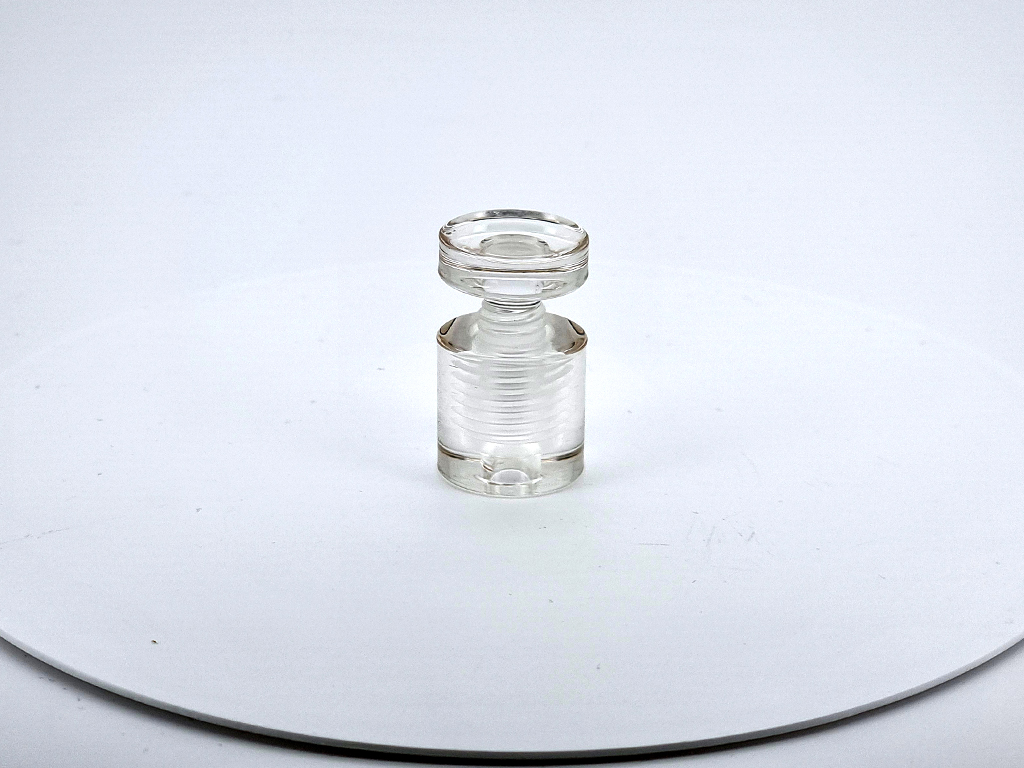 Distanțiere de semnalistică din plastic transparent 20x20mm – montare discretă și sigură