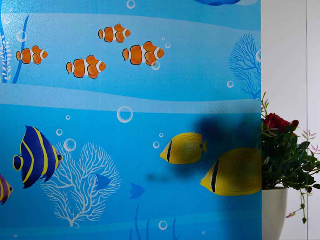 Folie cabină duş albastră cu model pești, MagicFix, autoadezivă, 100x200 cm 