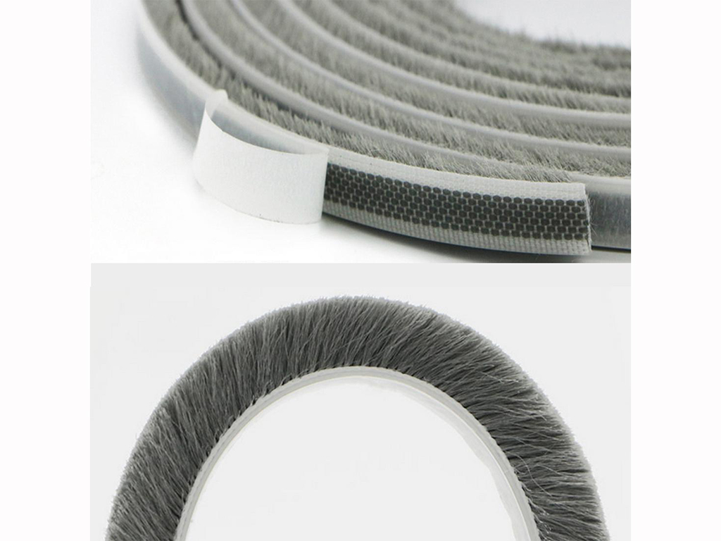 Legend sour Masaccio Bandă autoadezivă tip perie, pentru etanșare ferestre, uși glisante, dressing-uri, rolă de 5m Legend sour Masaccio Bandă autoadezivă tip perie, pentru etanșare ferestre, uși glisante, dressing-uri, rolă de 5m