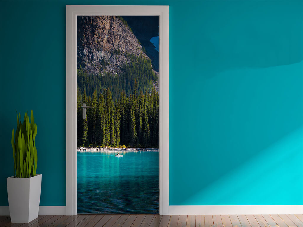 Autocolant uşă Lac de munte, Folina, model cu peisaj, dimensiune autocolant 92x205 cm