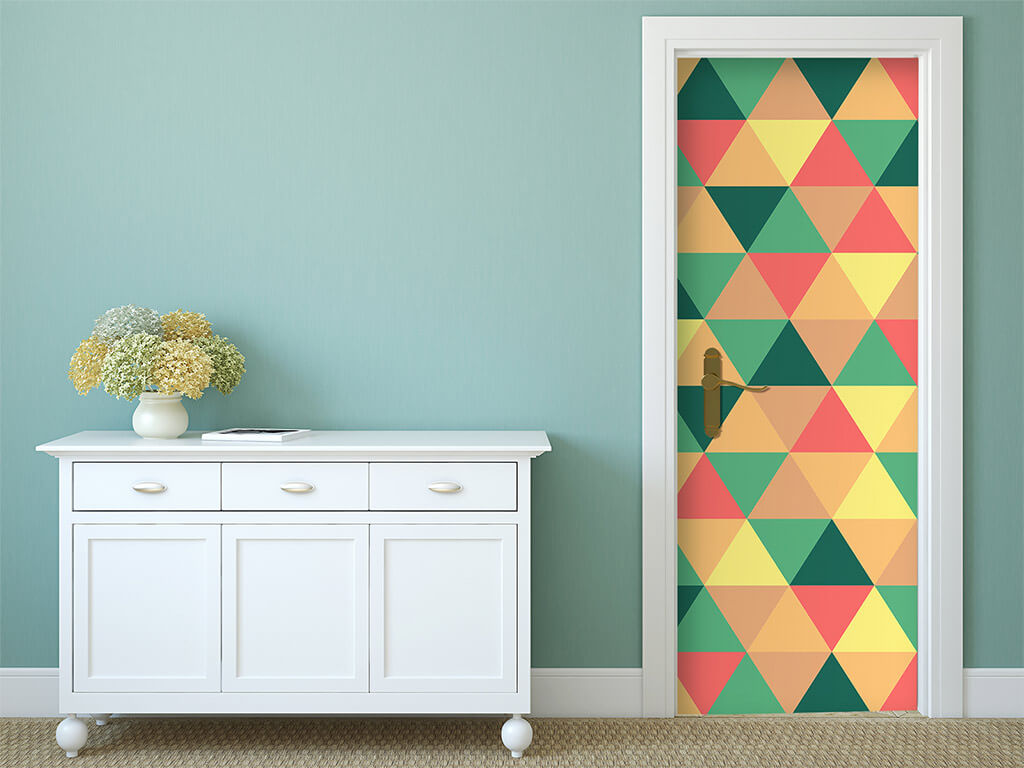 Autocolant uşă Triunghiuri colorate, Folina, model multicolor, dimensiune autocolant 92x205 cm