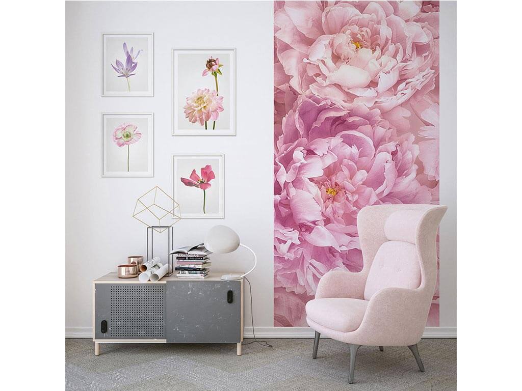 Decor perete cu fototapet Soave şi 4 tablouri cu motive florale roz