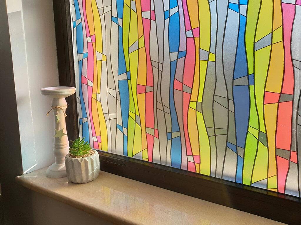 Folie geam autoadezivă Zita, Folina, vitraliu multicolor, 90 cm lăţime