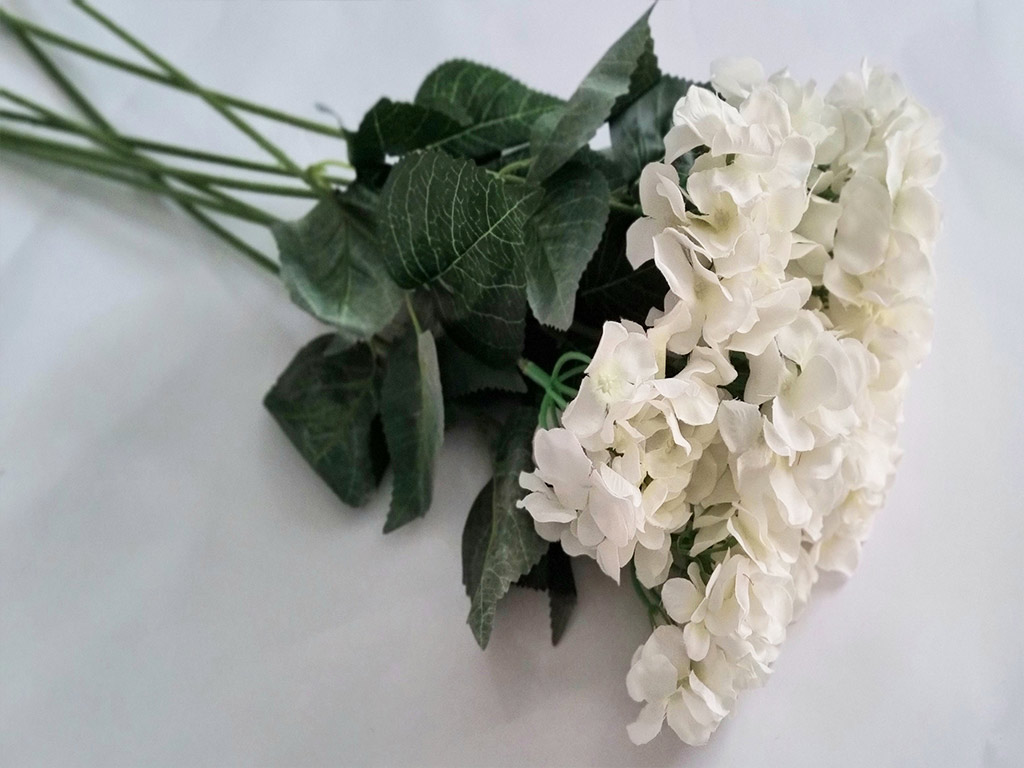 Buchet flori artificiale albe, 5 fire, 60 cm înălţime
