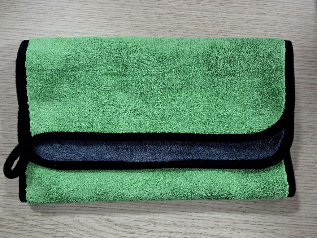 Lavetă microfibră cu 2 fețe și agățătoare, 40x40 cm – pentru curățenia casei și mașinii