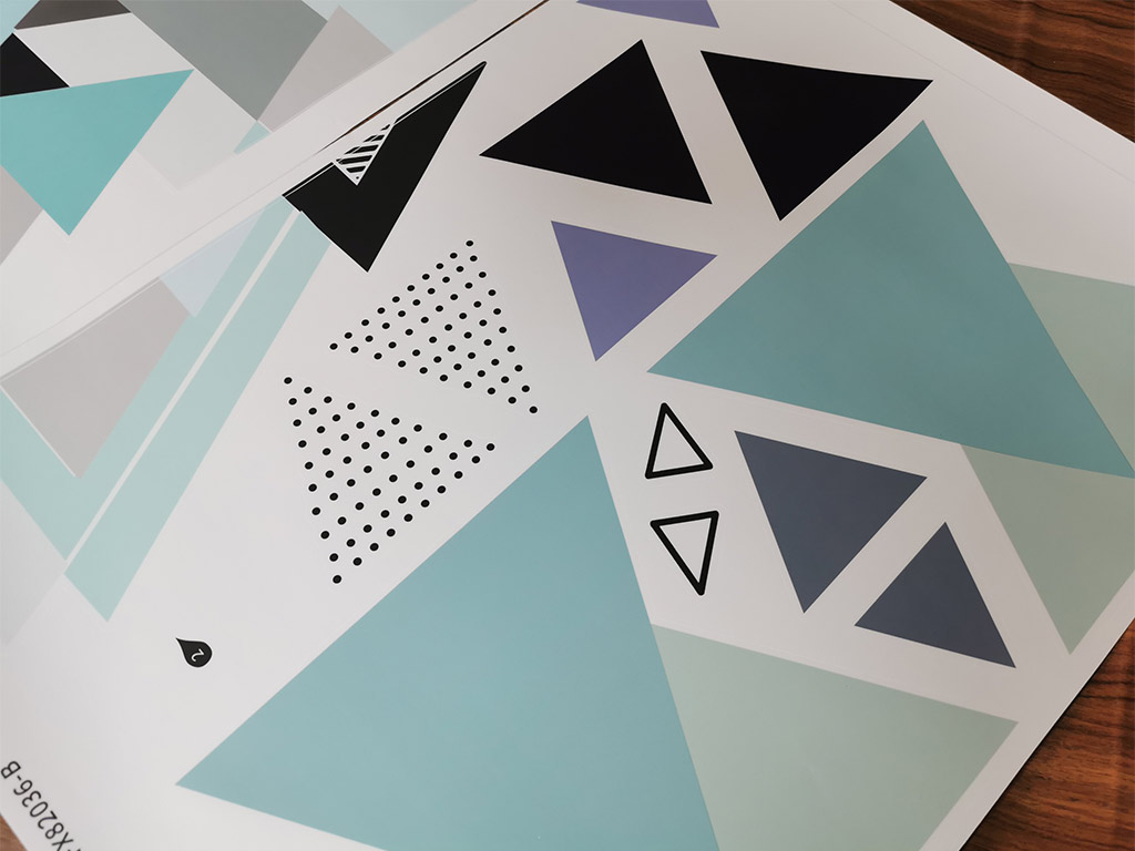 Sticker model geometric, cu triunghiuri bleu şi gri, 60x150 cm