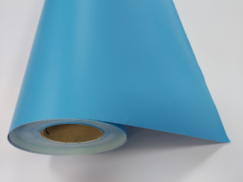 Autocolant bleu mat, X-Film Light Blue 3607, lățime 126 cm, racletă de aplicare inclusă la fiecare comandă.