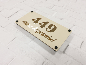 Plăcuţă adresă model Champagne, din acril colantat, cu text personalizat Placuta-adresa-model-bej-auriu-x1-9967