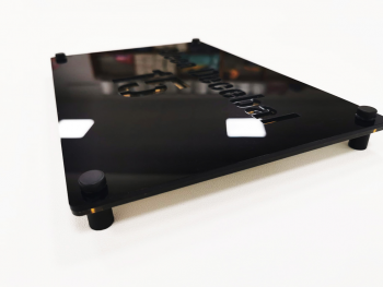 Plăcuţă 3D cu număr și/sau adresă casă, din plexi negru și auriu, cu text personalizat Placuta-adresa-model-text-auriu-doua-placi-x10-5497