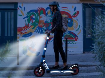Set 75 stickere reflectorizante Honeycomb pentru îmbunătățirea vizibilității rutiere