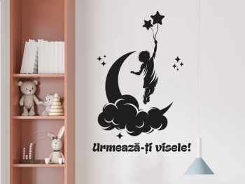 Sticker cameră copii, cu mesaj Urmează-ți visele, 100 x 69 cm, racletă de aplicare inclusă.