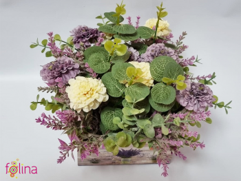 aranjament-cu-flori-artificiale-lila-in-cutie-decorativa-folina-8362