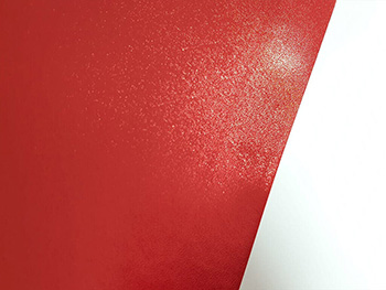 Autocolant roşu cu efect metalic, Red Texture, aspect lucios, rolă de 152x200 cm autocolant-cu-efect-metalic-rosu-red-texture-9701