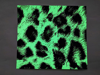 Autocolant fosforescent Glow in the dark, Folina, model animal print - 50x120 cm