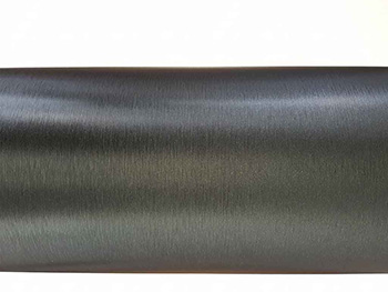 Autocolant cu efect metalic brushed, Folina, din vinil, negru, lățime 152 cm