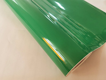 Autocolant verde lucios, Kointec, 100 cm lăţime, racletă de aplicare inclusă la fiecare comandă.