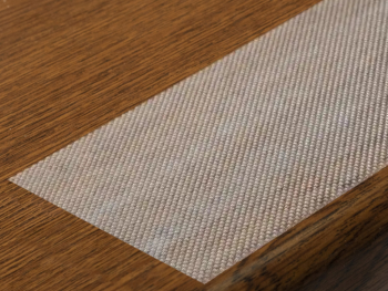 Bandă antiderapantă autoadezivă pentru scări, cadă sau duș, transparentă, rolă 2,5 cm x 100 cm banda-antiderapanta-autoadeziva-clear-transparenta-rola-latime-2cm-s0-1330
