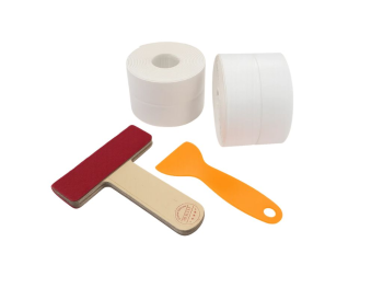 Set 2 role bandă etanșare autoadezivă albă, cu adeziv butilic, 6 cm x 3,2 m + 2 raclete incluse