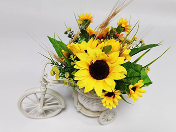 Bicicletă decorativă cu floarea soarelui 