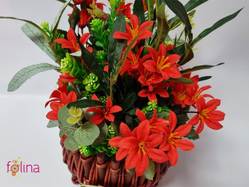 cos-din-lemn-maro-cu-flori-artifciale-rosii-2449