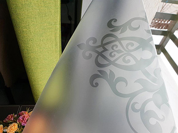 Folie geam autoadezivă Amira, Folina, model elegant gri 75x100 cm