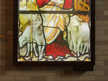 Folie de geam autoadezivă, model vitraliu religios, scena Iisus, Păstorul cel bun, 100x200 cm