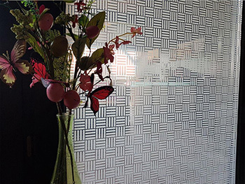Folie geam autoadezivă Office Arlo, Folina, model geometric alb, dimensiune folie 152 cm lăţime
