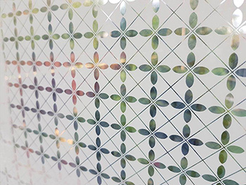 Folie geam autoadezivă Niss, Folina, geometric, alb, lățime 90 cm