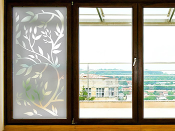 Folie sablare cu model crengi cu frunze, Folina, pentru uşi din sticlă, rolă de 100x210 cm