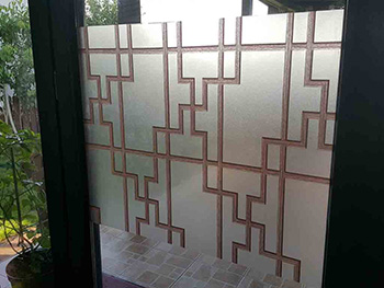 Folie geam autoadezivă Wood, Folina, imprimeu geometric, maro, rola de 90x400 cm