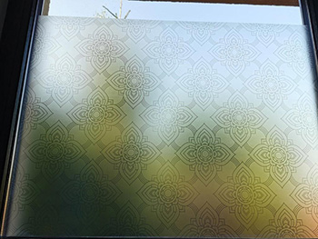 Folie geam autoadezivă Amelia, Folina, imprimeu clasic, 100 cm lăţime