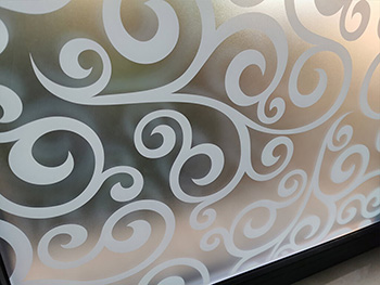 Folie geam autoadezivă Rina, sablare cu model alb, 100 cm lăţime