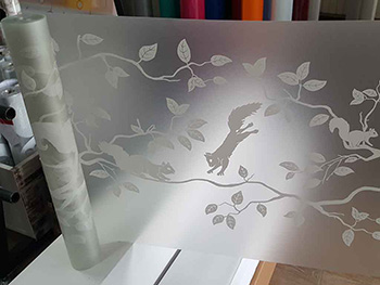 Folie geam electrostatică Pineview, d-c-fix, imprimeu floral, translucidă, lățime 45 cm folie-geam-electrostatica-pineview-6071