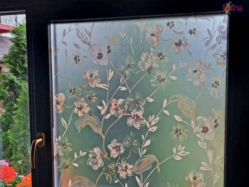 Folie geam autoadezivă, Folina Veti, sablare cu imprimeu floral maro, rolă de 70x175 cm , racletă pentru aplicare inclusă
