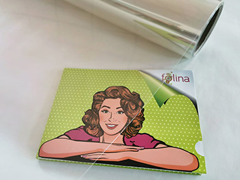 Folie protecţie transparentă lucioasă, cu adeziv, cu grosime de 0,1 mm, 152 cm lăţime folie-lucioasa-transparenta-protectie-blat-5260