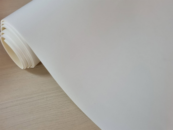 Folie protecţie sertare, din PVC antiderapant cu grosime de 2 mm, material impermeabil, rolă de 40x150 cm