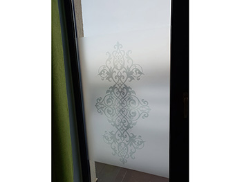 Folie geam autoadezivă Amira, Folina, model elegant gri, rolă de 100x200 cm folie-geam-autoadeziva-amira-4161