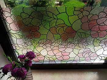 Folie geam electrostatică Lisboa Summer, d-c-fix, sablare tip vitraliu floral multicolor, rolă de 90 x 150 cm