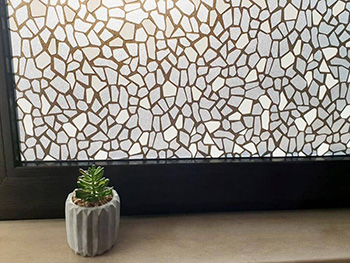 Folie geam autoadezivă Terra, Folina, mozaic, alb-negru, 90x100 cm