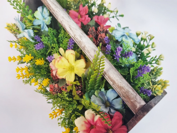 ladita-cu-flori-artificiale-colorate-7480