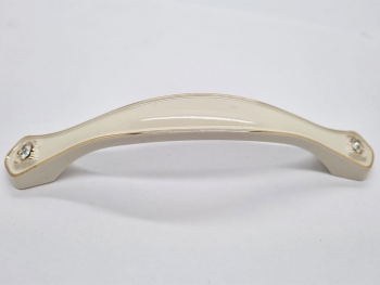 Mâner mobilă metalic, alb unt cu detalii aurii, 128 mm distanţa dintre punctele de prindere