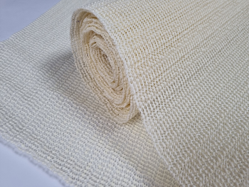 Material antiderapant crem, Folina 8630, pentru sertare si rafturi, rola de 30 cm x 2 metri material-antiderapant-crem-pentru-sertare-si-rafturi6-5894-9842