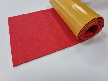 Pâslă autoadezivă, fetru autoadeziv, culoare roșie, pentru protecție suprafețe, rolă de 100x100 cm