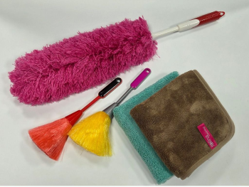 Set 2 lavete microfibră și 3 pămătufuri praf – curățare rapidă și eficientă