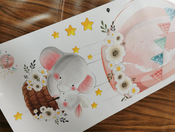 Sticker cameră bebe, Balon roz printre steluţe, racletă de aplicare inclusă. sticker-camera-bebe-balon-roz-printre-stelute-4054