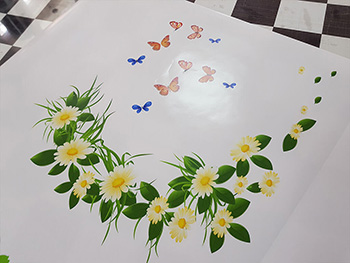 Sticker geam Margarete, Folina, autoadeziv, imprimeu floral, multicolor