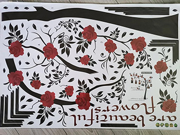 Sticker Copac cu flori roşii, Folina, decor galerie foto