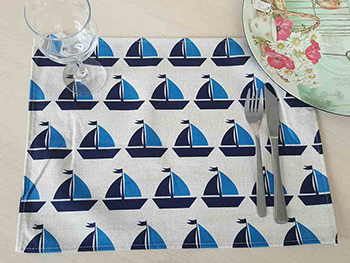 Set 6 Suport farfurie textil, Folina, imprimeu cu bărci albastre, 42 x 30 cm